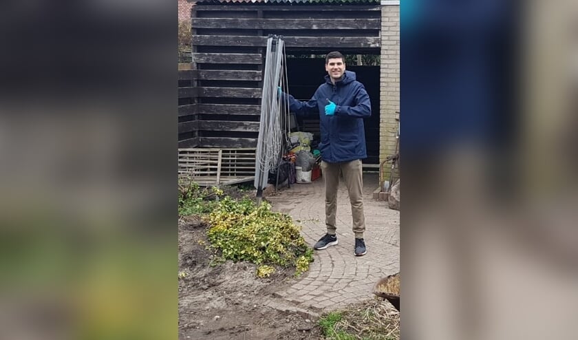 <p>Sören van der Sluis: "Het is dankbaar werk. Ik leer zelf ook nieuwe dingen en heb meer contact met mensen in mijn buurt.”</p>