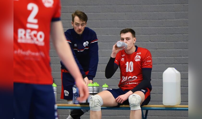 <p>Timothy Scheffers (links) en Benjamin Parkinson blijven ZVH trouw. (tekst en foto: Erik van Leeuwen)</p>