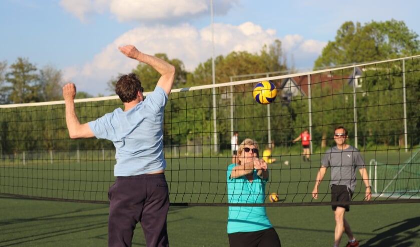 De MVC-senioren in actie in hun coronadecor.