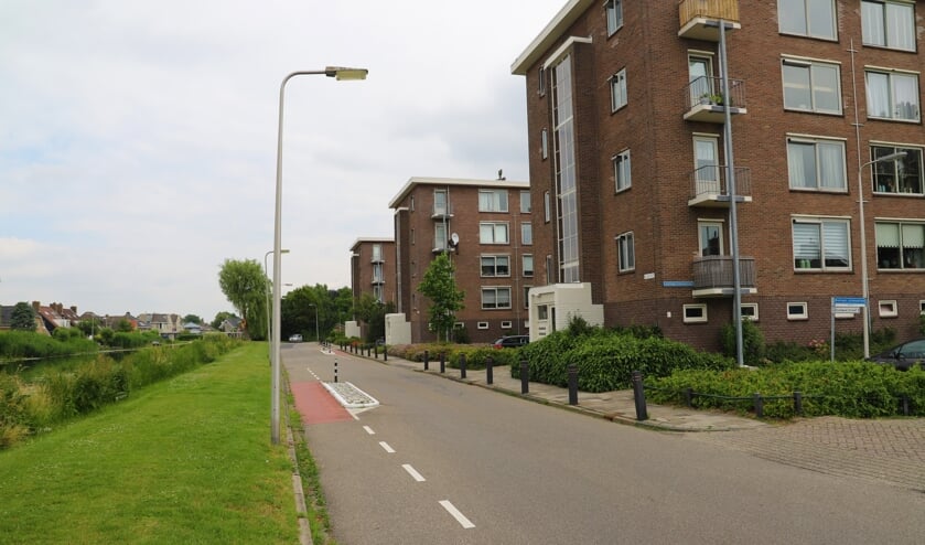 <p>Meerdere fracties in de raad willen dat het college samen met woningcorporatie Mozaïek Wonen het alternatieve plan voor de vijftigerjarenbuurt in Moordrecht bekijkt.</p>
