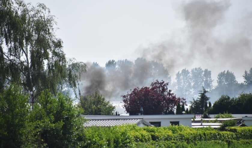 <p>Hulpdiensten zijn vrijdagmiddag uitgerukt voor een brand op recreatiepark Park de Randstad in Moerkapelle.</p>