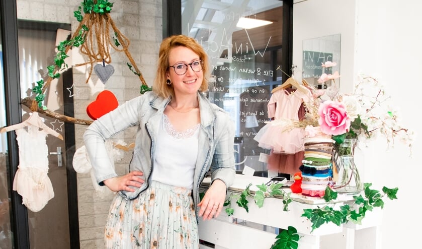 <p>Powervrouw Megan Nauta die in coronatijd fotostudio Voor Altijd & Eeuwig oprichtte.</p>