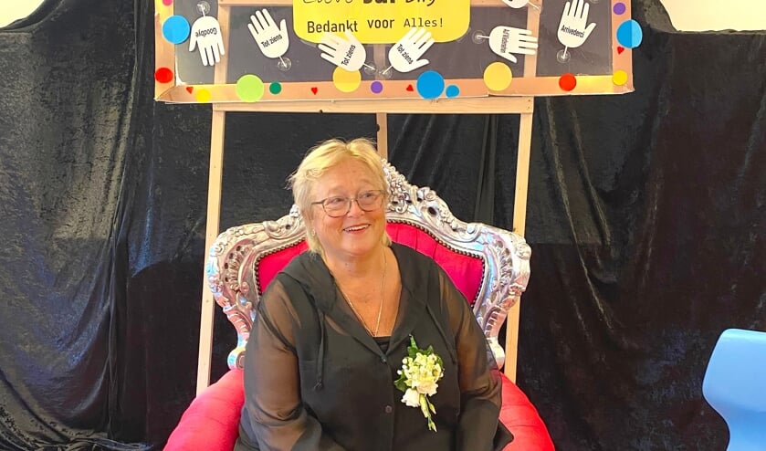 <p>Juf Elly gaat met pensioen.</p>