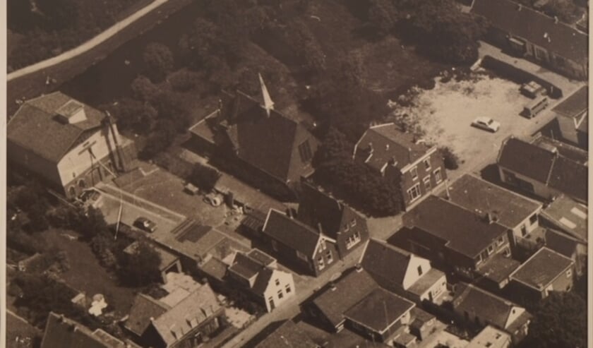 Luchtfoto uit 1975 uit collectie Oude Zevenhuizen-Moerkapelle