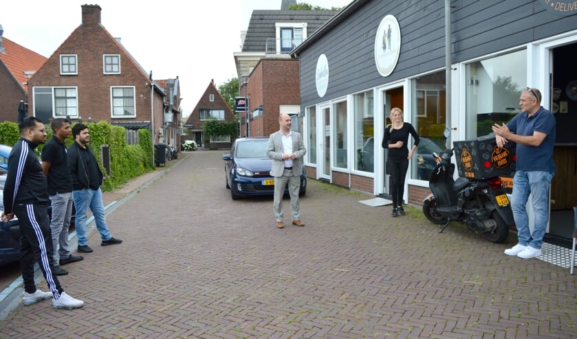 <p>Nieuwe kleine bedrijvigheid in de steeg aan de Dorpsstraat.</p>