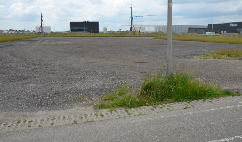 <p>Het is al maanden stil op de plek waar de bmc moet komen, aan de Zesde Tochtweg.</p>