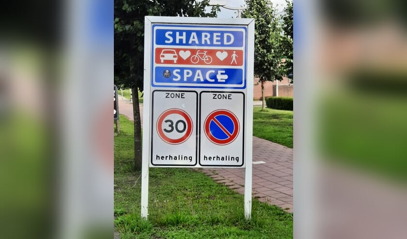 <p>Het shared space-bord bij het Gouweplein.</p>