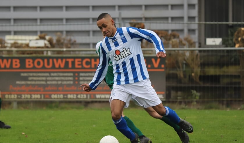 <p>Djazz Manusama wordt node gemist bij Moordrecht. (foto: archief HvH)</p>