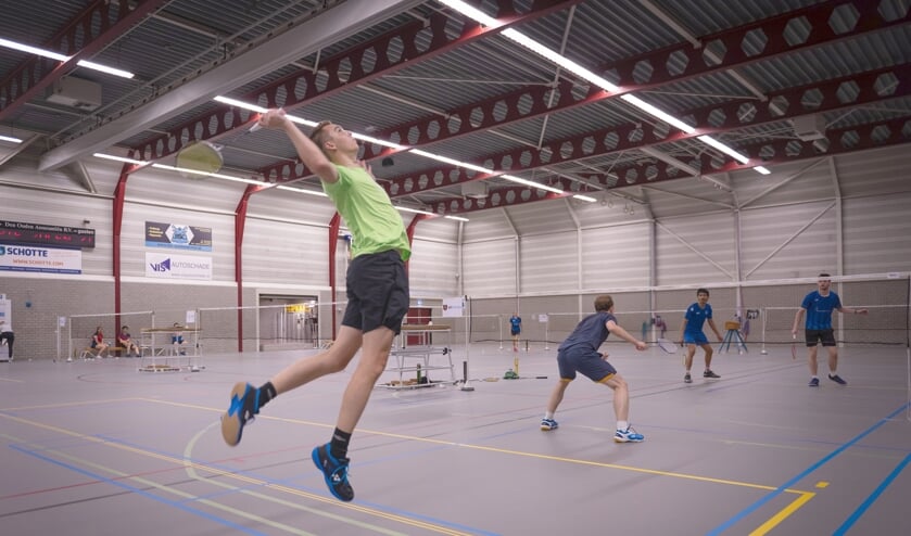 <p>Jaynique van Heerdt stijlvol in actie in de finale van de herendubbel. (tekst: Erik van Leeuwen; foto: Be Framed).</p>