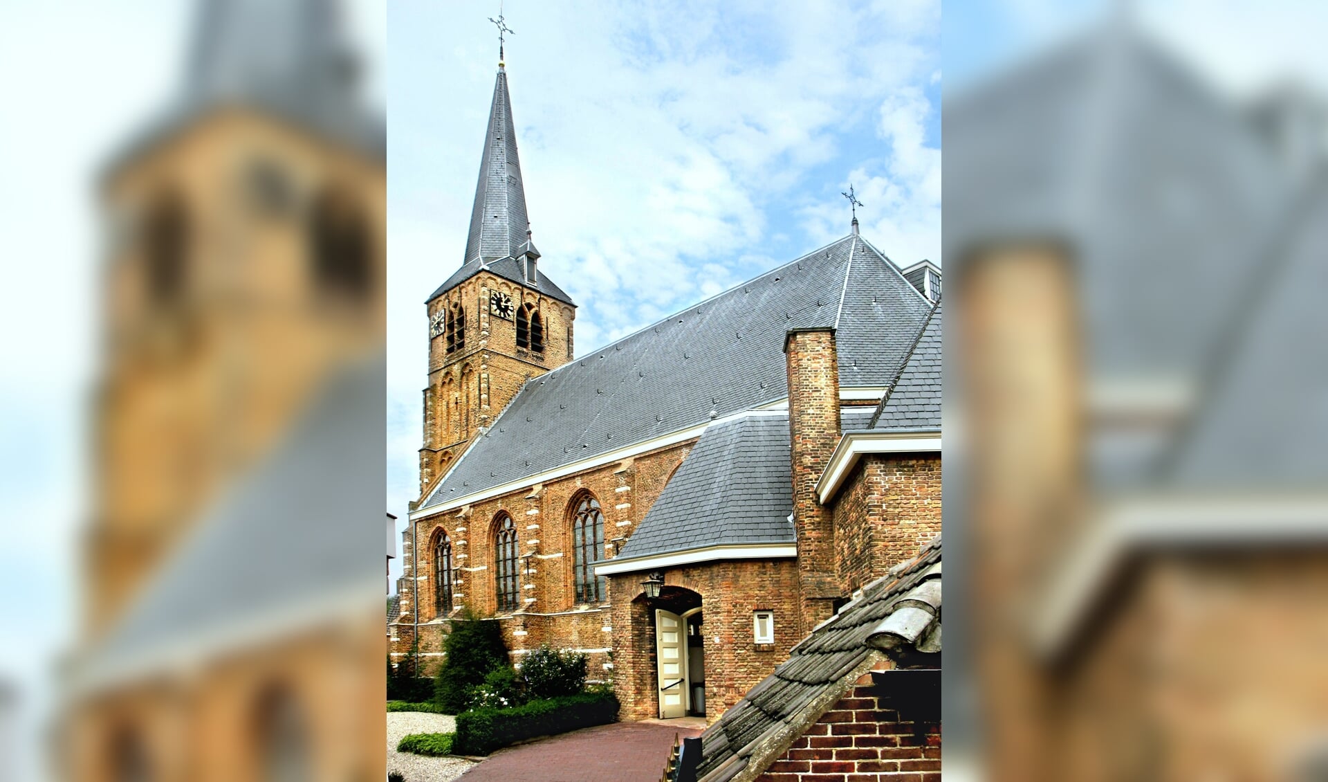 De Oude Kerk is opgetrokken uit ijsselsteentjes, ooit gefabriceerd door een Nieuwerkerkse steenfabriek.