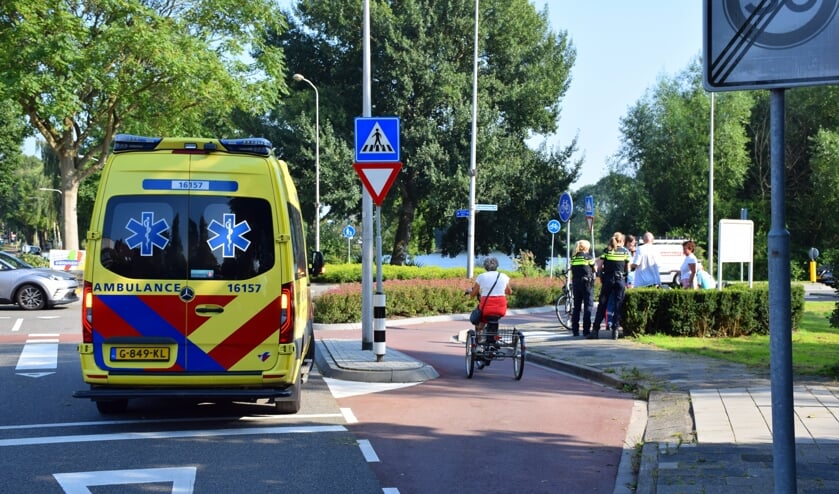<p>Vrijdagmiddag 3 september heeft een ongeval plaatsgevonden op de rotonde aan de Kerkweg-West in Waddinxveen. Een automobilist zag een fietser over het hoofd.</p>