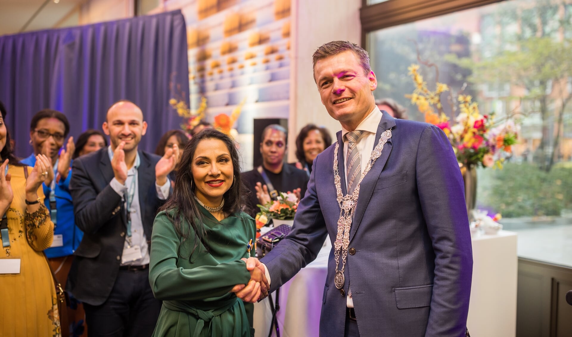 Radha Sharda Kamaansing ontving een Koninklijke onderscheiding. (foto: Amiet en Rohan Bhoera)