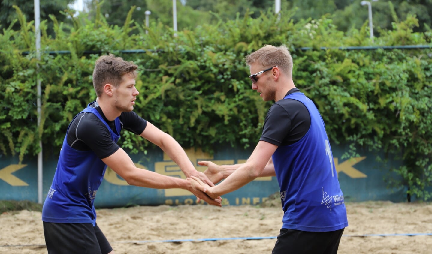 Jeroen van Iperen (links op archiefbeeld, actief op het strand) gaat een nieuwe avontuur aan
