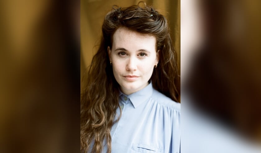 Evi Bosmans debuutsingle ‘Something To Dream Of' is op alle platforms te beluisteren.