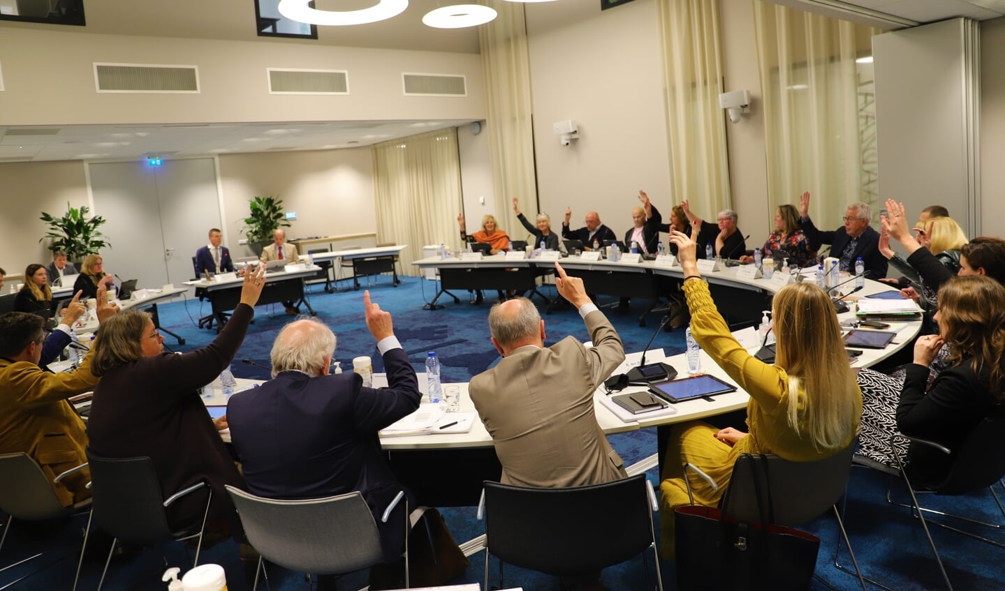De raad in actie. (foto: archief Hart van Holland)