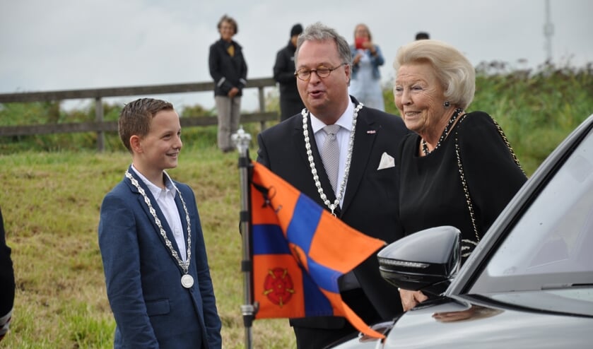 Kinderburgemeester Thomas Schouten en burgemeester Han Weber verwelkomden de prinses als eersten.