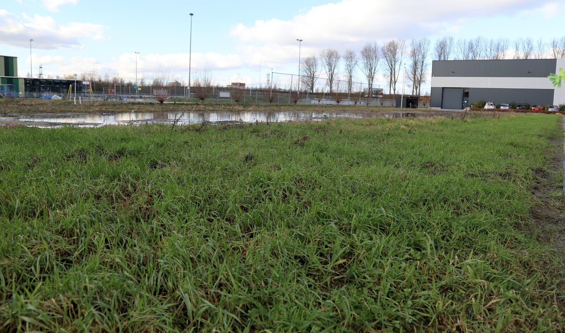 De opvanglocatie komt op het laatste braakliggende stuk op het bedrijventerrein Kleine Vink.