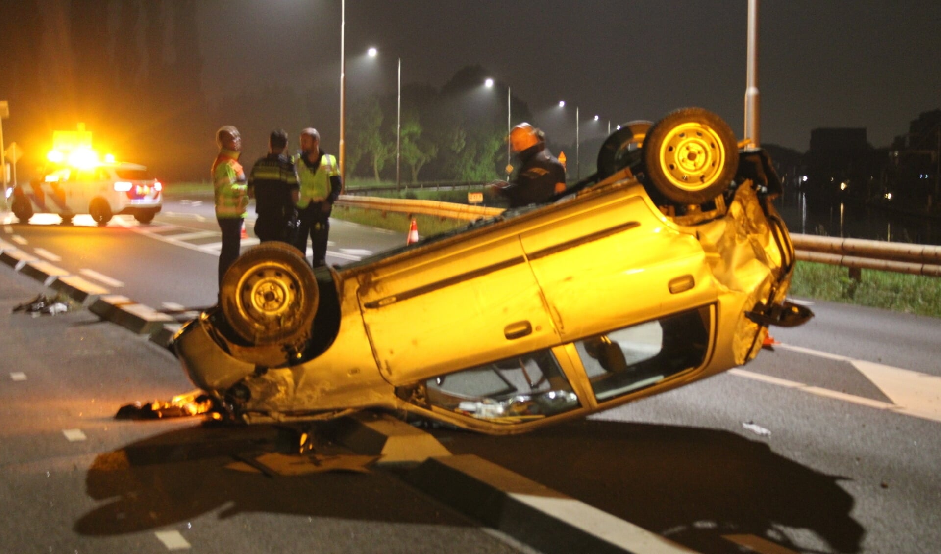 De Henegouwerweg was tijdelijk gestremd vanwege het ongeval. (foto: AS Media)