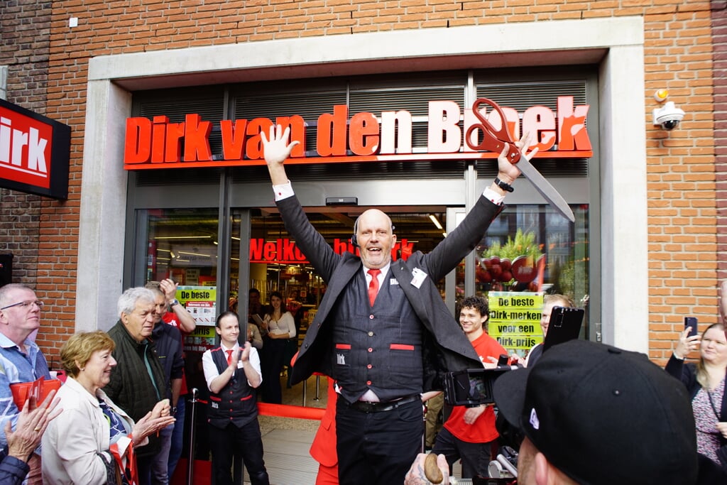 Waddinxveen loopt uit voor opening Dirk van den Broek - Al het nieuws ...