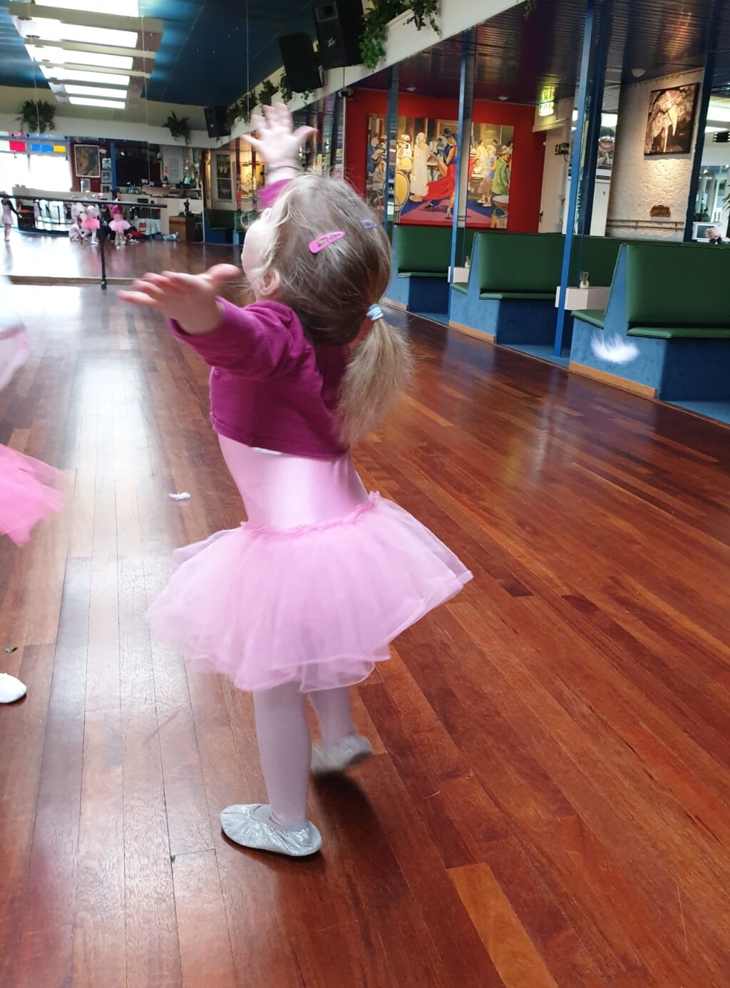 Er kan weer gedanst worden in de balletschool. (foto: pr)
