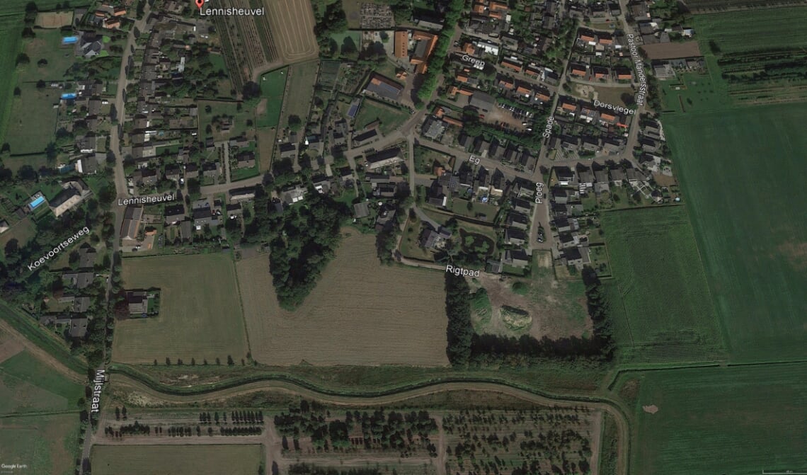 <p>De plek waar de wijk moest komen, met onder in de tekening de Heerenbeekloop.</p>