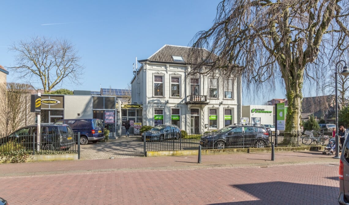 <p>De funderingen van de uitritten bij Villa Crols moesten zwaarder uitgevoerd worden dan gepland, iets wat de kosten van de herinrichting van de Rechterstraat flink opdrijft.</p>