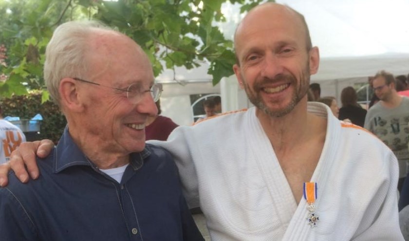 Benny van de Broek Lid in de orde van Oranje Nassau. | Fotonummer: 28df31