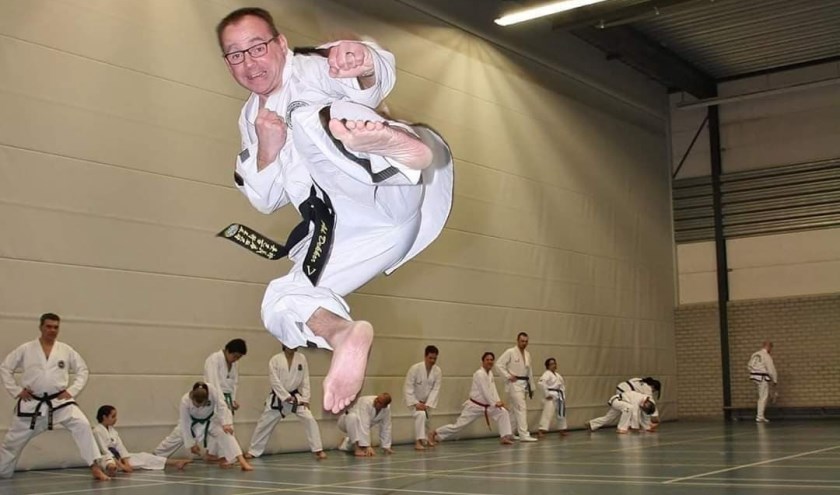 Ad Dekker zit al 40 jaar in de martial arts en viert bovendien het 30-jarig jubileum van zijn taekwondoschool. (Foto: Privécollectie Ad Dekker) | Fotonummer: 308237