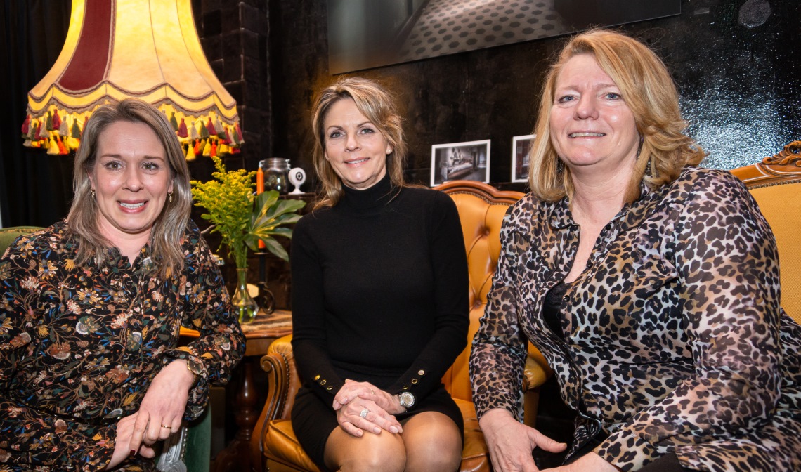 Danielle Pennings-Bekers (l.), Wesselina Boeren-Van der Schoot (m.) en Sandra Broos vormen het nieuwe bestuur.