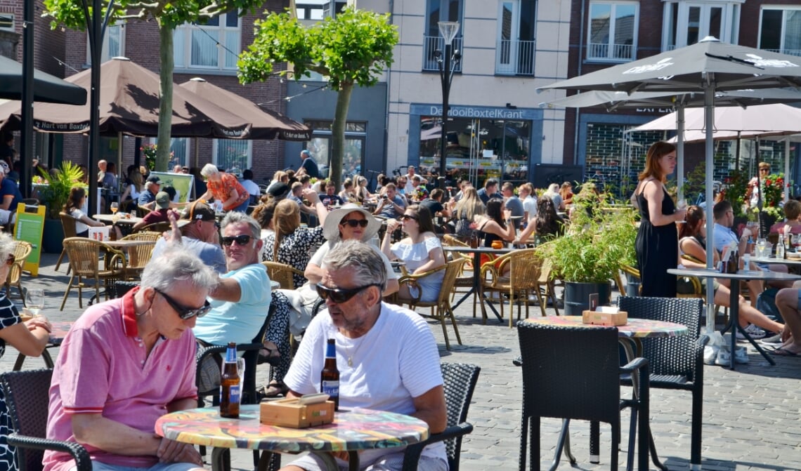 <p>De proef met een (deels) autovrije Markt werd afgelopen zomer enthousiast ontvangen.</p>