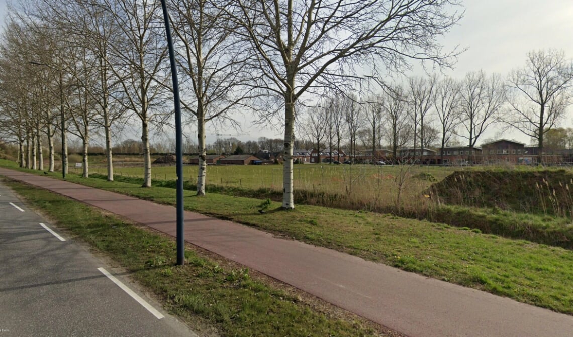 Het stuk grond, gezien vanaf de Schijndelsedijk.