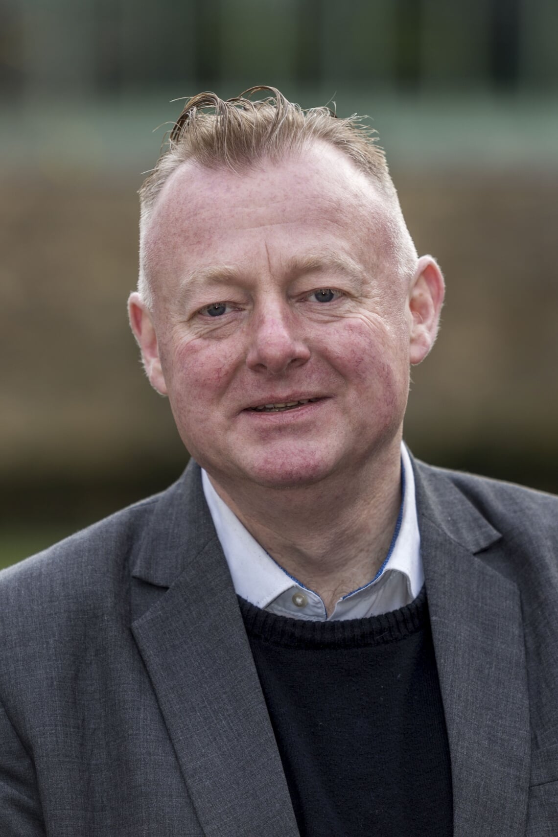 <p>SP-fractieleider Eric van den Broek vindt het onbegrijpelijk dat een tender voor woonvormen voor arbeidsmigranten zo lang op zich laat wachten.</p>