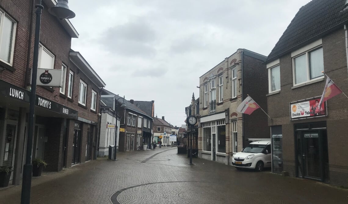 <p>De Stationsstraat is toe aan een opknapbeurt, maar wanneer die van start gaat is D66 onduidelijk.</p>