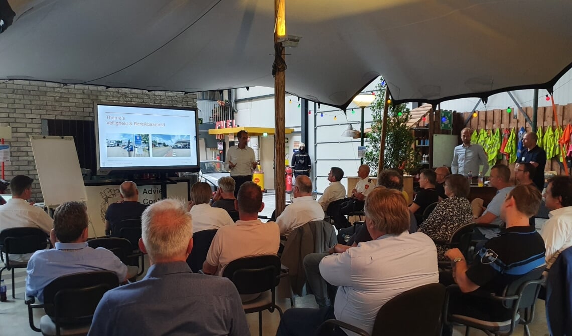<p>De eerste dialoogsessie van Klankbord Ladonk vond vrijdag plaats. (Foto: Klankbord Ladonk)</p>