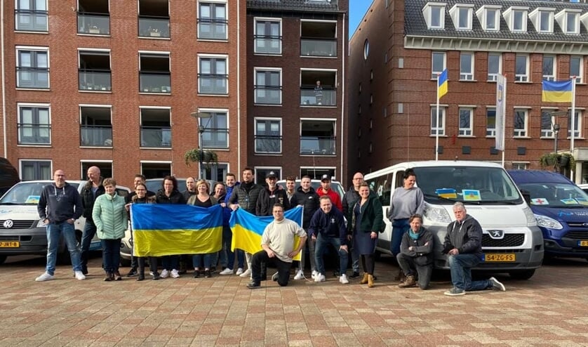 De groep die donderdag afreisde naar Polen, met Mari Roestenburg helemaal rechts op de foto. (Foto: Privécollectie Mari Roestenburg)