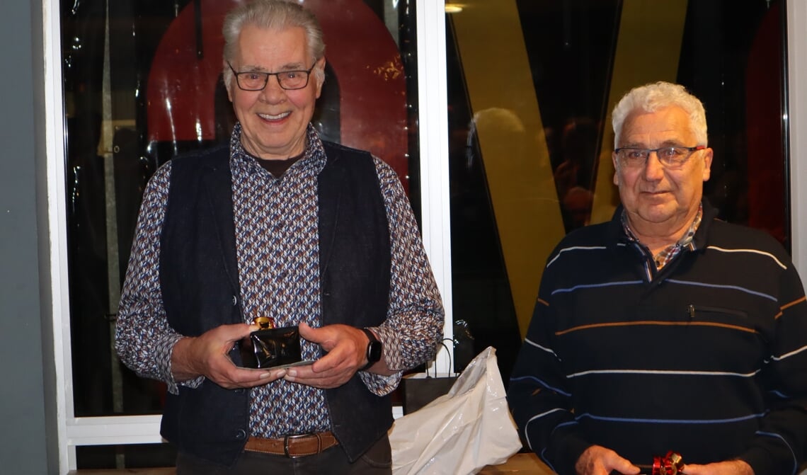 <p>De diamanten jubilarissen Henk Thomassen en Ad Lathouwers</p>