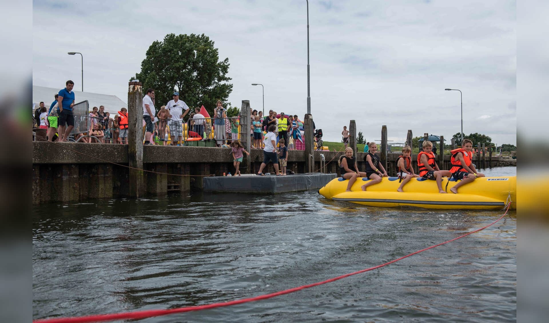 Een van de activiteiten uit het Sportdorp is de Watersport Experience. 