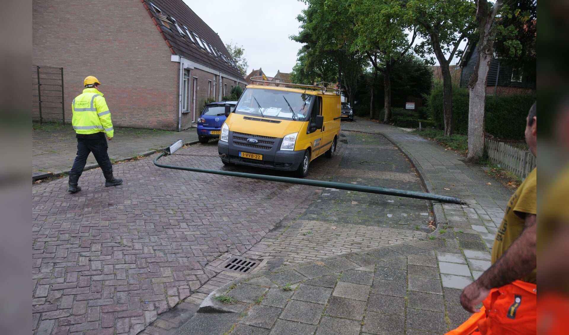 Een lantaarnpaal in de Hoenderweg in Sint-Annaland viel vorig jaar om na een aanrijding. 