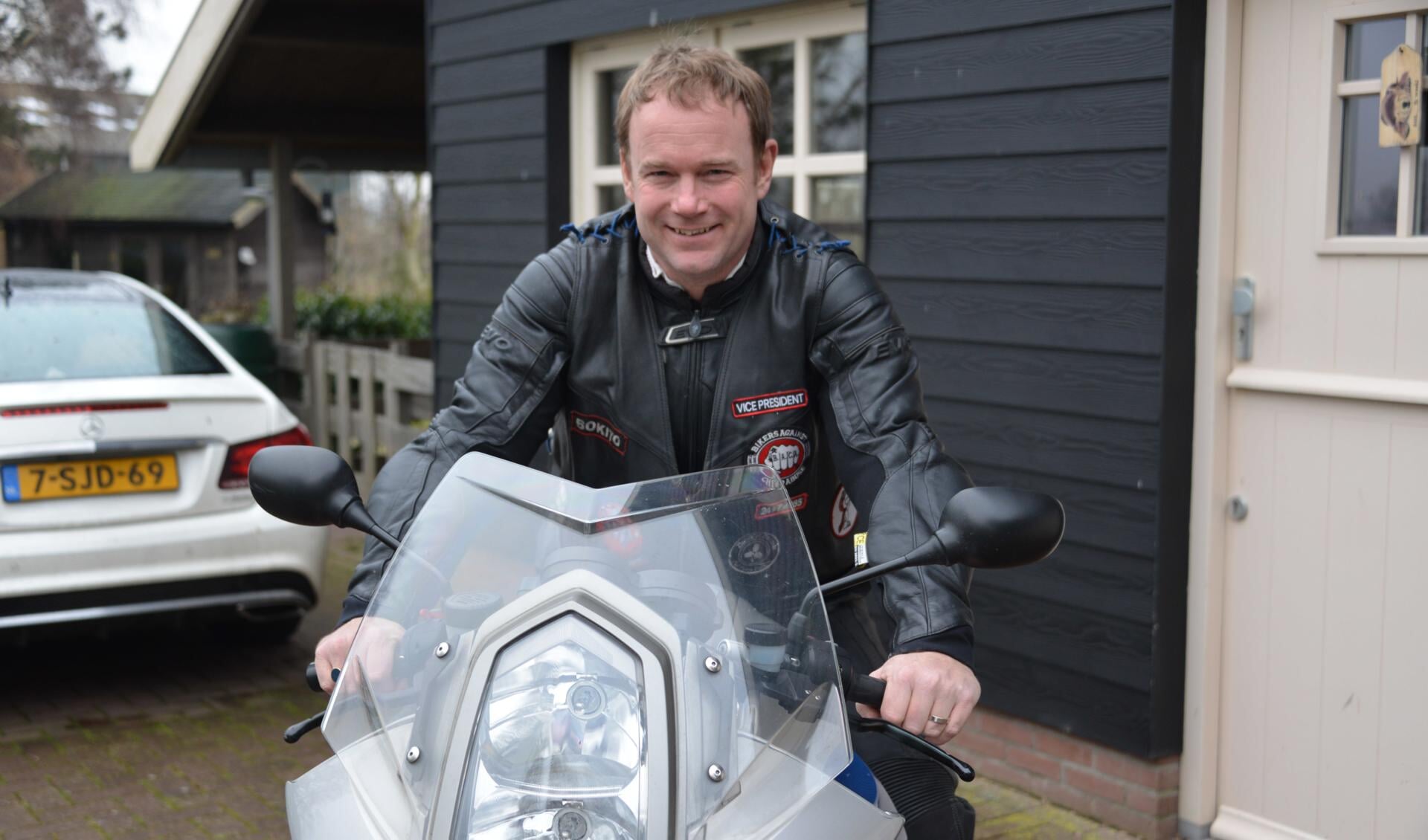 Eén van Griesdoorns hobby's is motorrijden. Hij heeft het gekoppeld aan een goed doel: Bikers Against Child Abuse. 