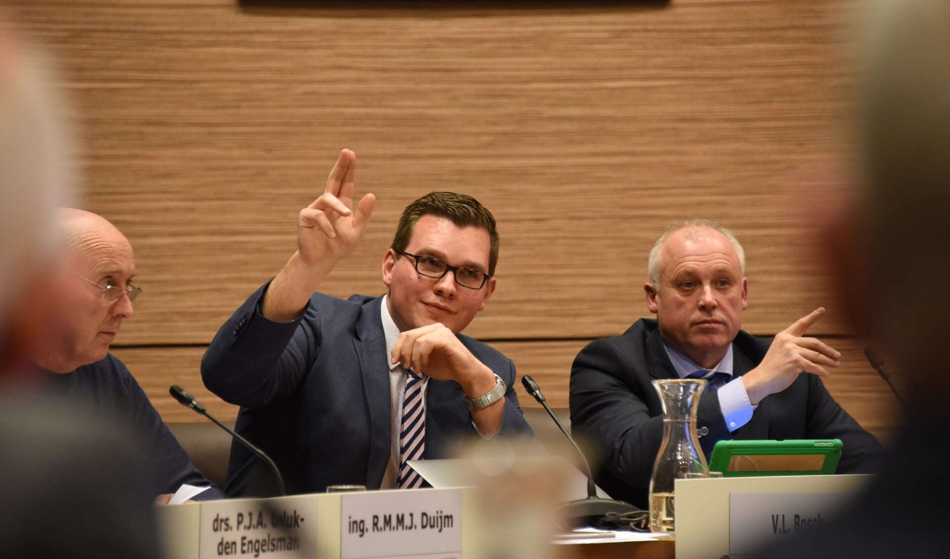 Vincent Bosch (midden) verlaat de Thoolse politiek na de gemeenteraadsverkiezingen in maart 2022. Rechts van hem zijn inmiddels ex-partijgenoot Jack Vaders. Ze zaten samen voor de PVV in de gemeenteraad. 