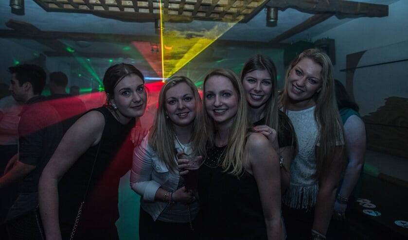 In café An de Sloove werd tot na twee uur gefeest. (archieffoto).