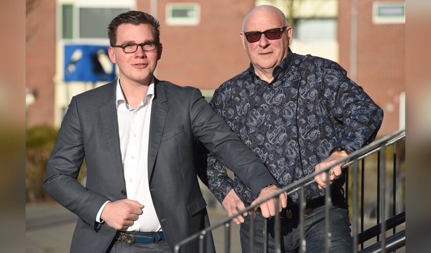 Vincent Bosch (links) met zijn mede PVV-er en opa Gerrit Bril.
