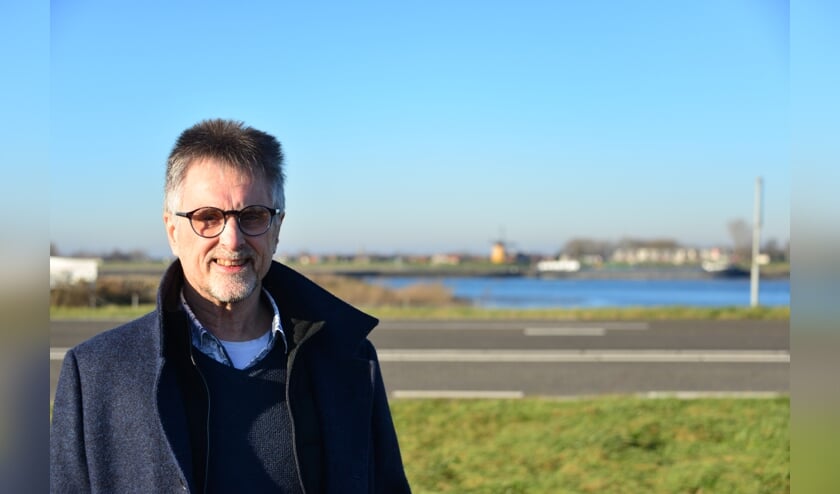 Raadslid Henk Geluk is de enige 'Fluplander' in de Thoolse gemeenteraad. Als raadslid van de voormalige gemeente Sint Philipsland stemde hij destijds tegen de herindeling.