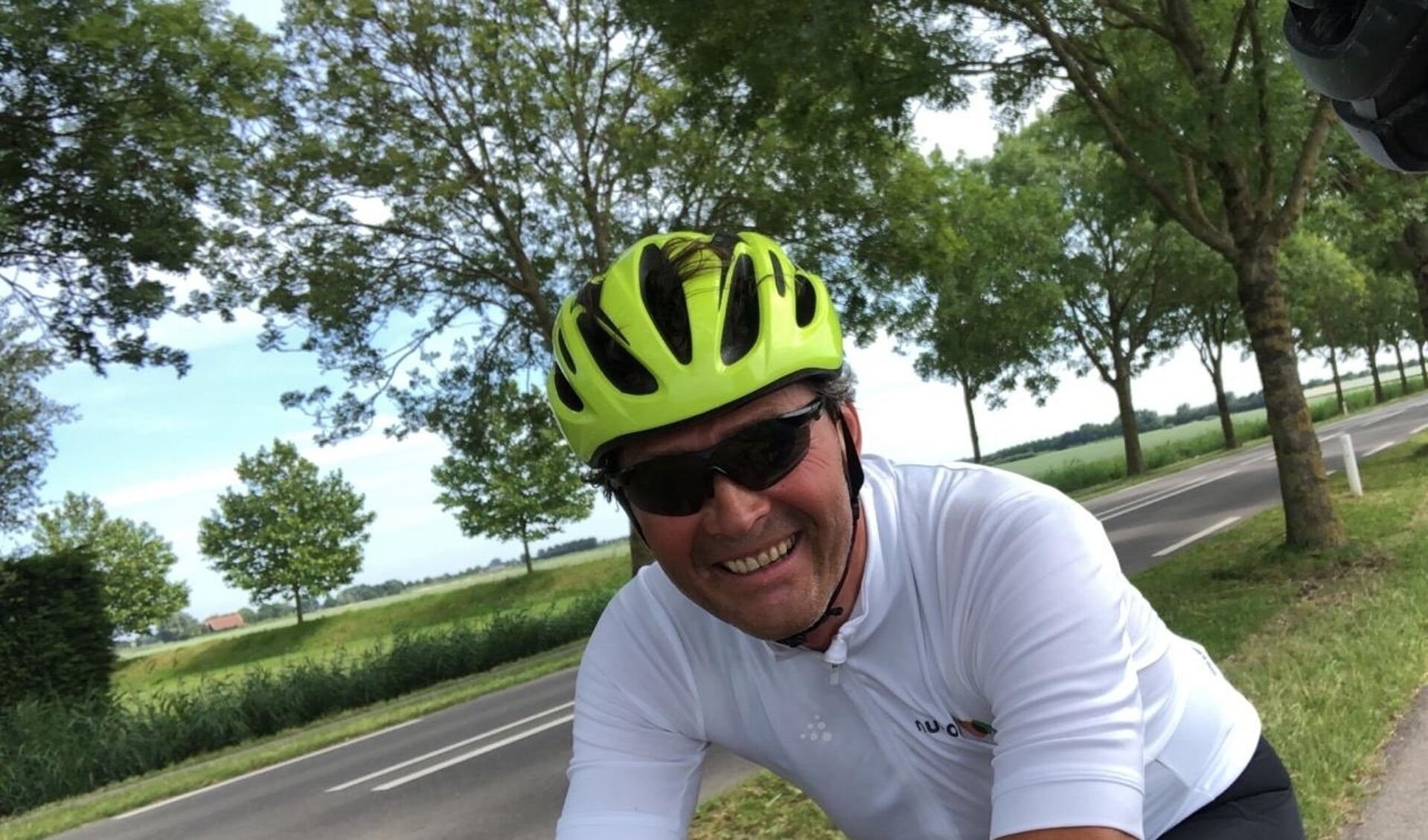 Dinteloorder René Schunselaar zit acht tot tien uren op de fiets voor het Diabetes Fonds.