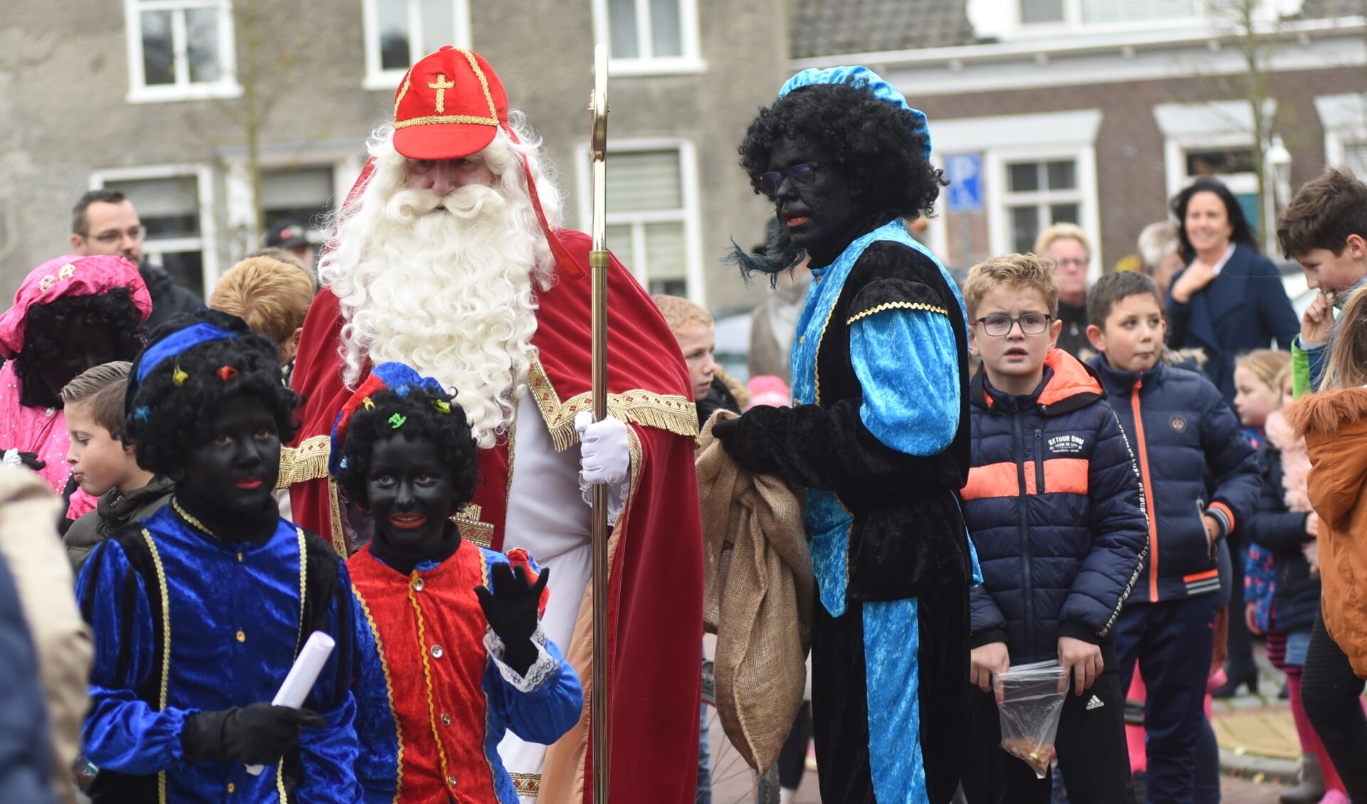 Bij de Sinterklaasintocht van Scherpenisse zijn, zoals hier in 2019, wel enkel Zwarte Pieten te vinden. 