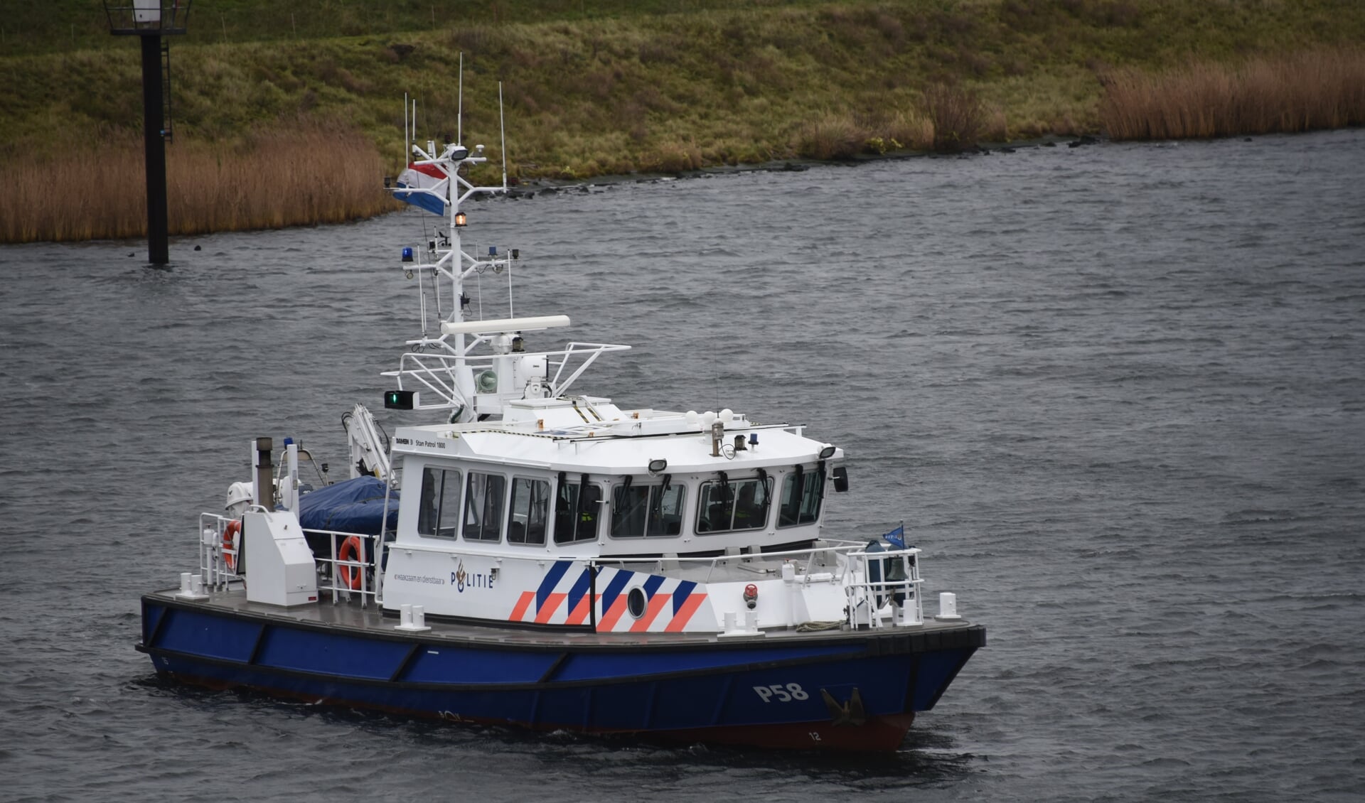 De politie heeft in 2019 en 2020 diverse keren in het Schelde-Rijnkanaal gezocht naar het lichaam van de Belg Johan van der Heyden. Dat werd uiteindelijk gevonden bij de Vossemeerse brug.