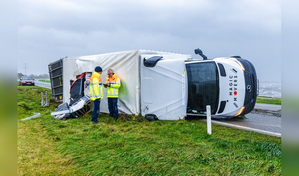 Storm Ciarán laat zich ook gelden op Tholen Al het nieuws uit Tholen