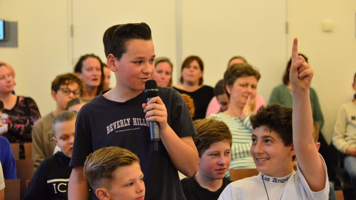 Tijdens de voorrondes kregen leerlingen van de Groen van Prinstererschool ook de gelegenheid om andere teams vragen te stellen.