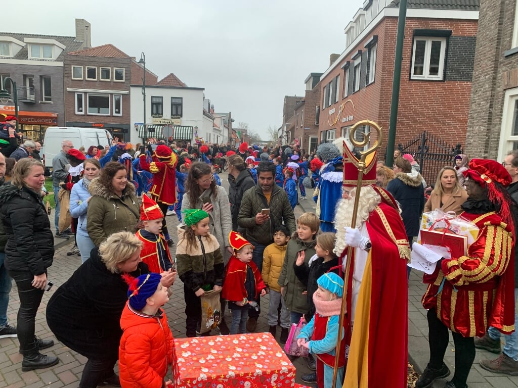 Een foto scoren met Sinterklaas, dat wilden heel wat kinderen.