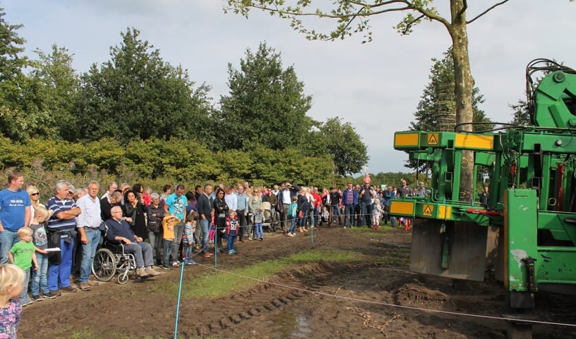 Honderden mensen keken de ogen uit. | Fotonummer: 8b7c7f